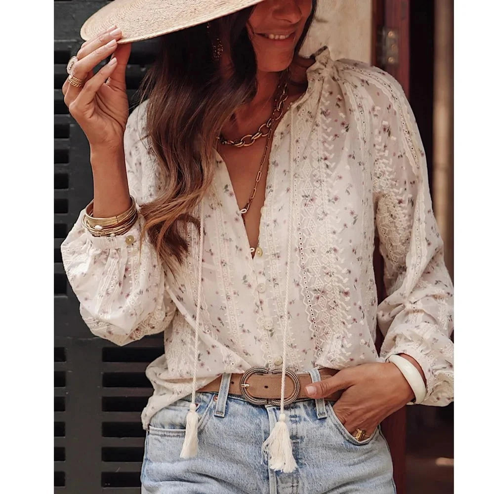 Éthérée – Blouse Bohème en Dentelle Légère