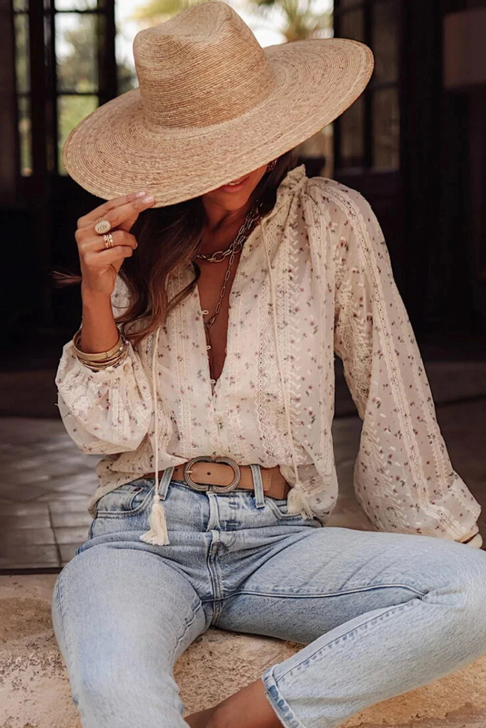 Éthérée – Blouse Bohème en Dentelle Légère