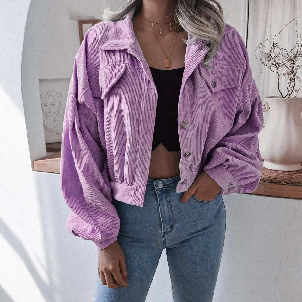 Manon™ – La veste courte en velours côtelé qui réinvente le casual