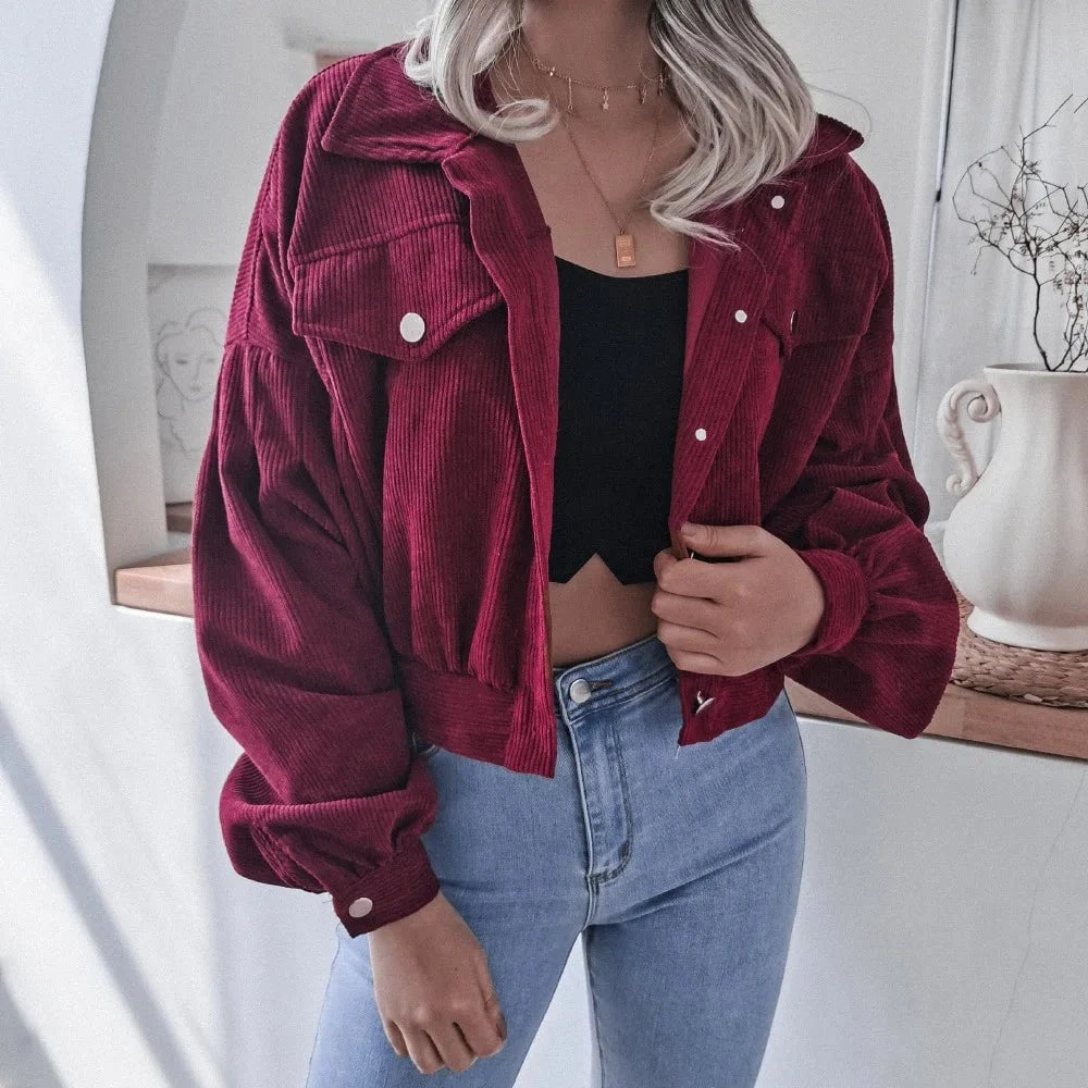 Manon™ – La veste courte en velours côtelé qui réinvente le casual