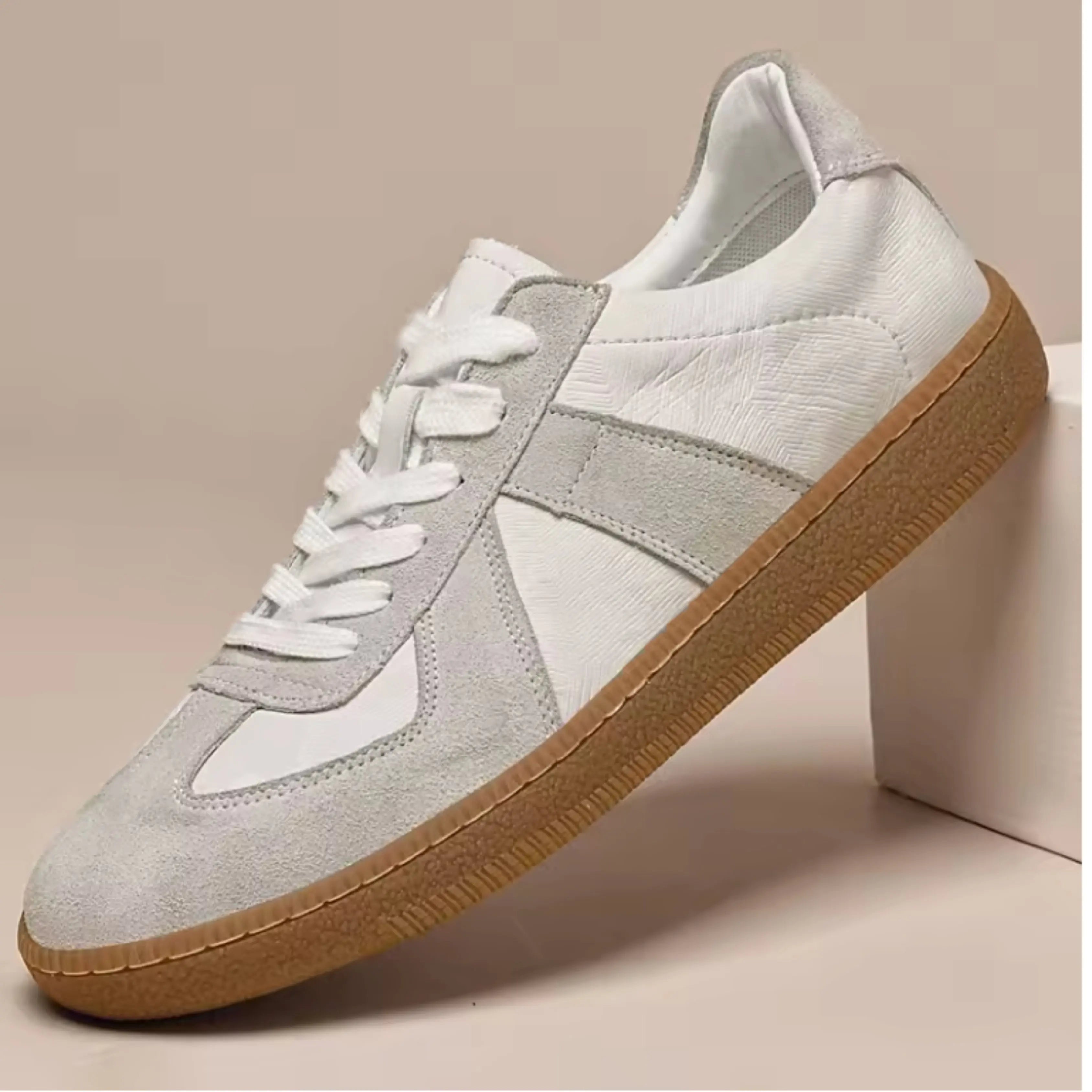 TIKTOK 3 Albin™ – Ensemble pull en laine ivoire & sneakers en suède clair