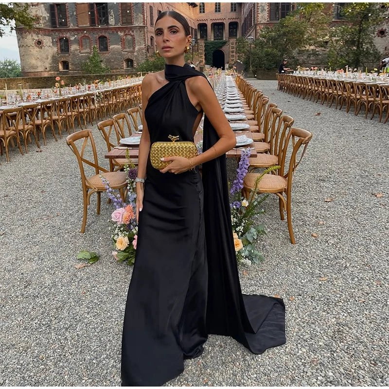 Robe longue satinée asymétrique – Élégance sculpturale pour vos plus beaux soirs
