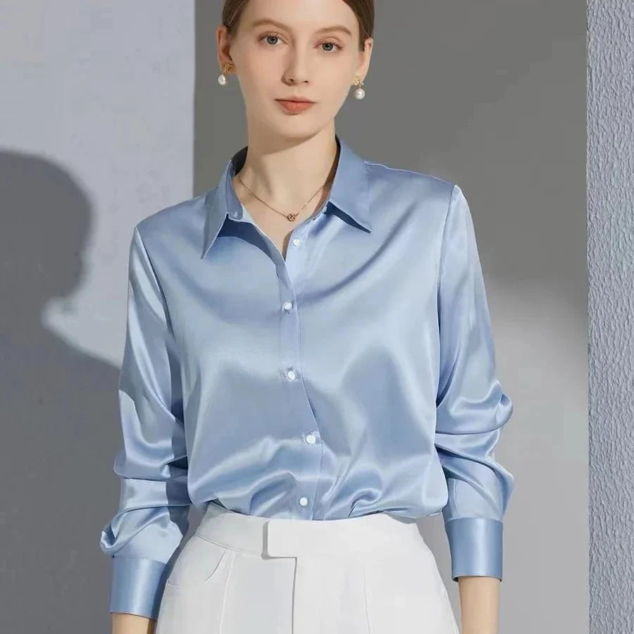 Aurélia™ – La chemise satinée qui illumine votre style
