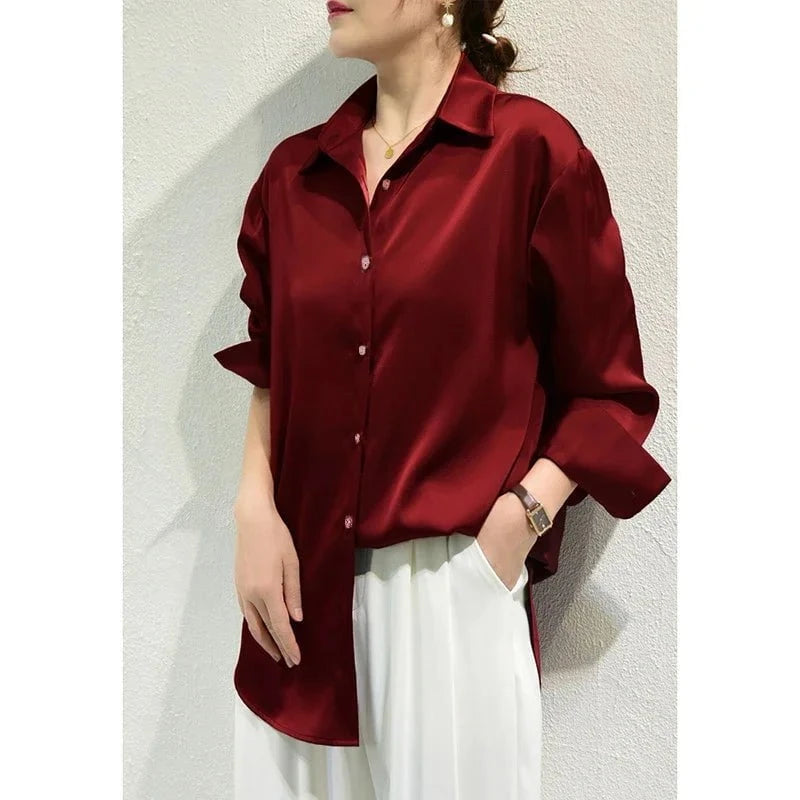 Aurélia™ – La chemise satinée qui illumine votre style