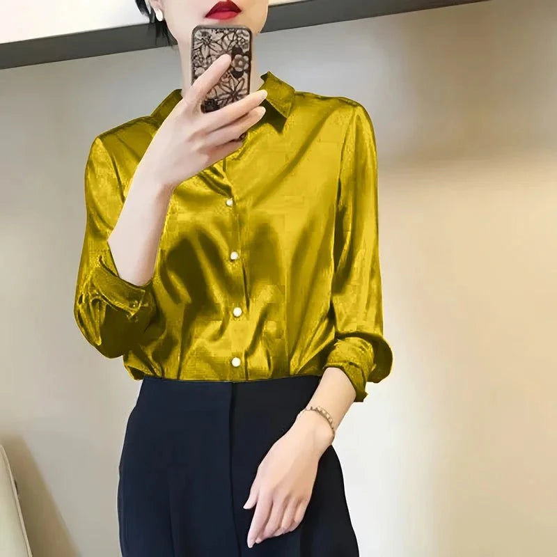 Aurélia™ – La chemise satinée qui illumine votre style