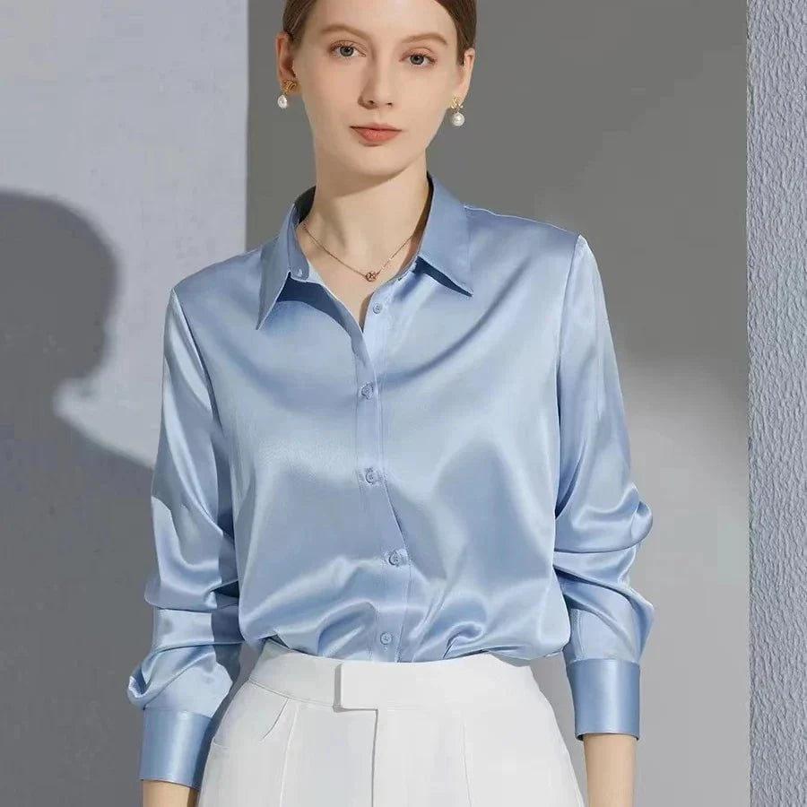 Aurélia™ – La chemise satinée qui illumine votre style