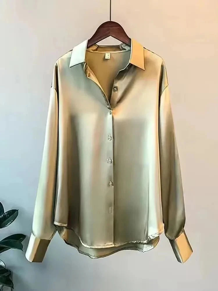 Aurélia™ – La chemise satinée qui illumine votre style
