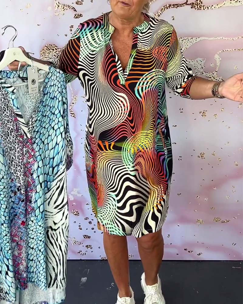 Colette™ | Robe à col en V colorée