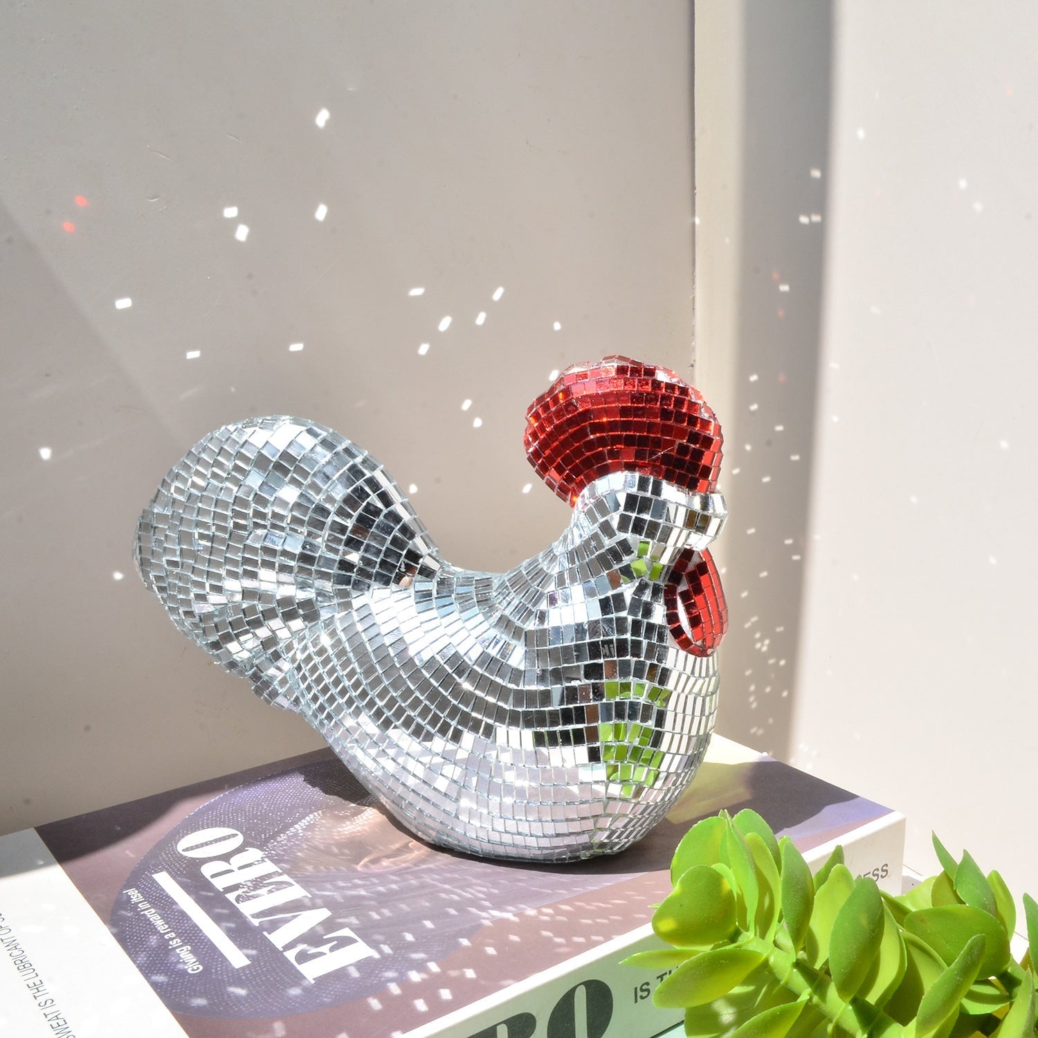 Coq Lunaire™ – Sculpture disco faite main dans notre atelier