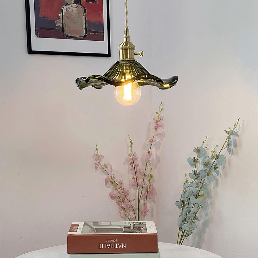 Élégante Lampe Fleur d’Hibiscus – Fabriquée à la main dans notre atelier