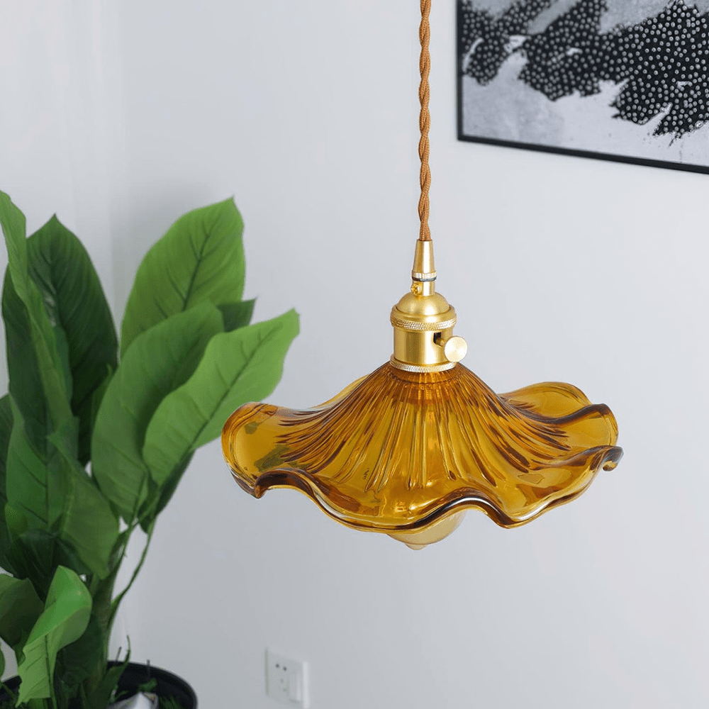 Élégante Lampe Fleur d’Hibiscus – Fabriquée à la main dans notre atelier